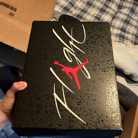 Brand new Jordan 4 Red Cement - Picture 8 of 8